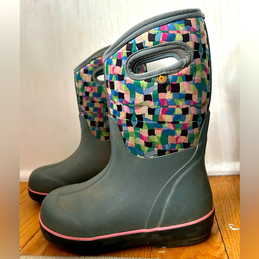 BOGS snow boots - size 1